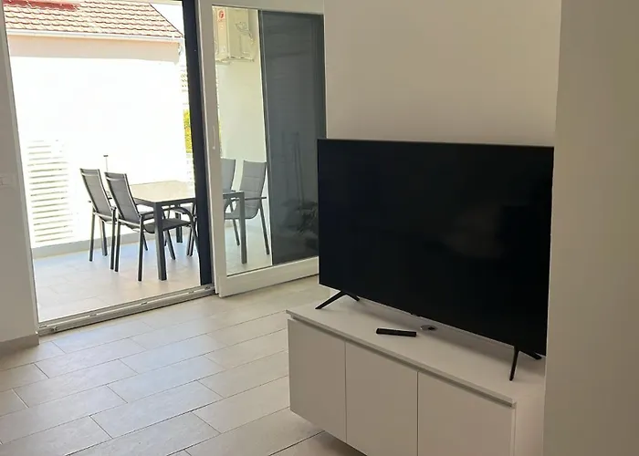 Solaris شقة تروغير